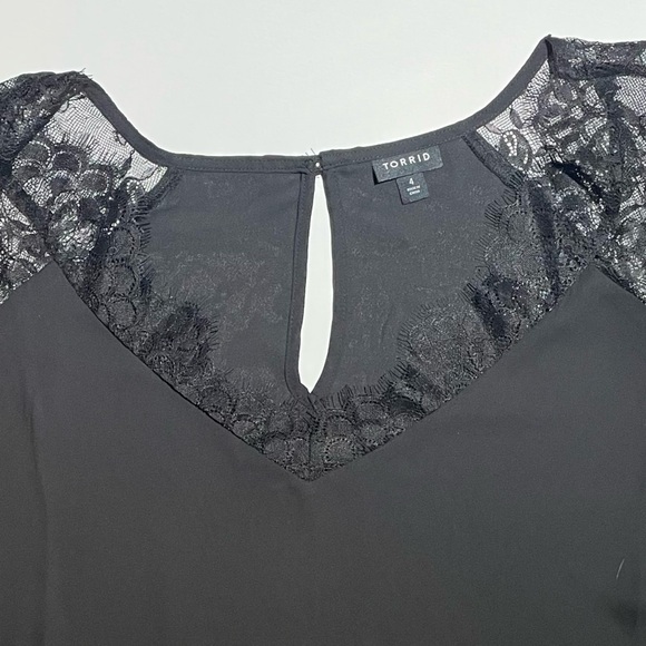 Torrid Black Blouse with Eyelash Lace Sleeves and Neck Trim size 4X - Picture 4 of 5